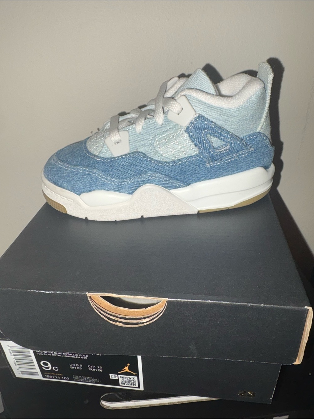 Jordan Toddler Denim Blue and White Retro Sneaker